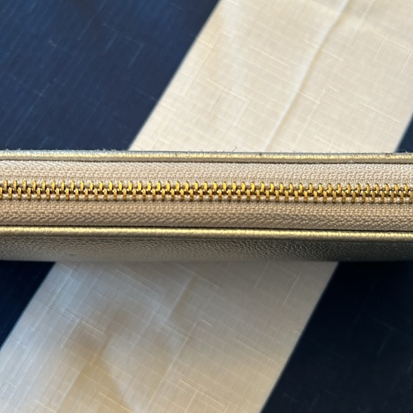 RJAY woman silver wallet zipper closure with card slots - Picture 3 of 13